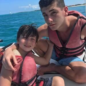 Meet your Posher, Maya